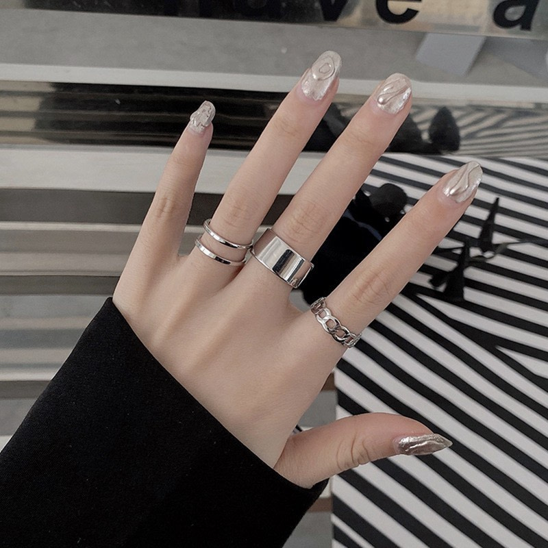 Ý nghĩa của đeo nhẫn các ngón tay nữ